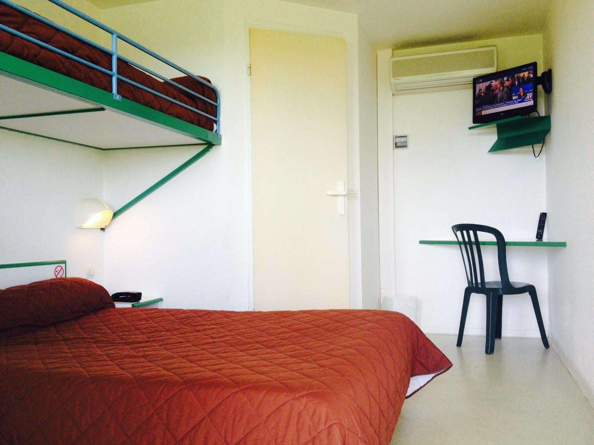 Aireco Hotell Cazères-sur-lʼAdour Exteriör bild