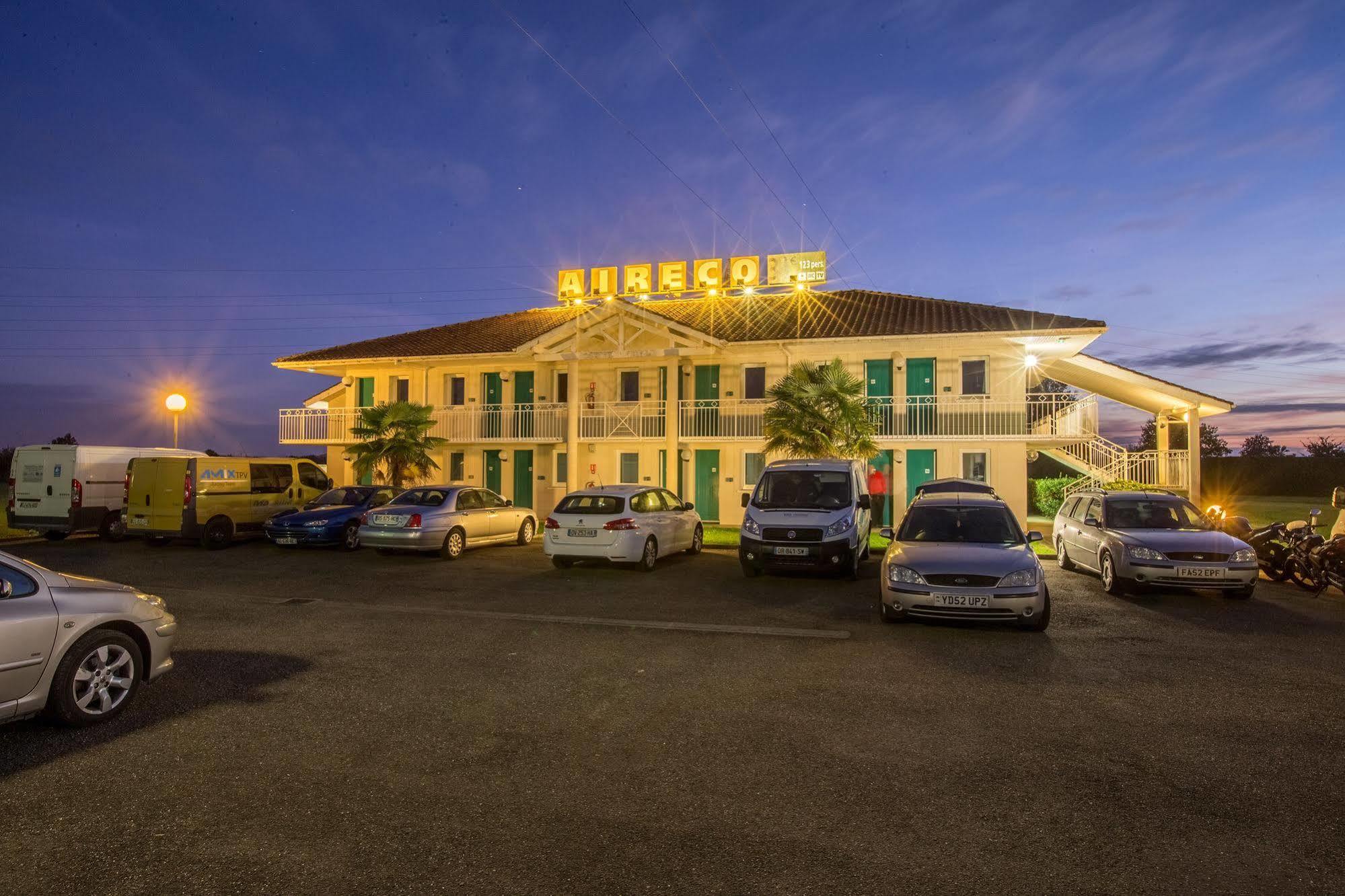 Aireco Hotell Cazères-sur-lʼAdour Exteriör bild